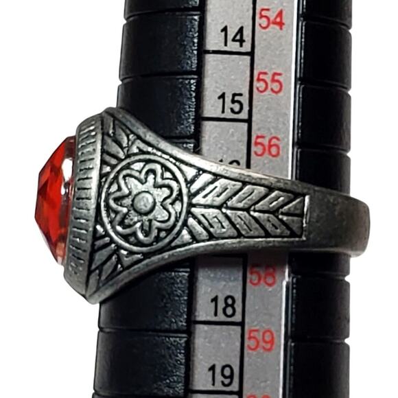 Silver Tone Ring Sz 8 Unsigned Red Rhinestone Cabochon Floral - Picture 3 of 5